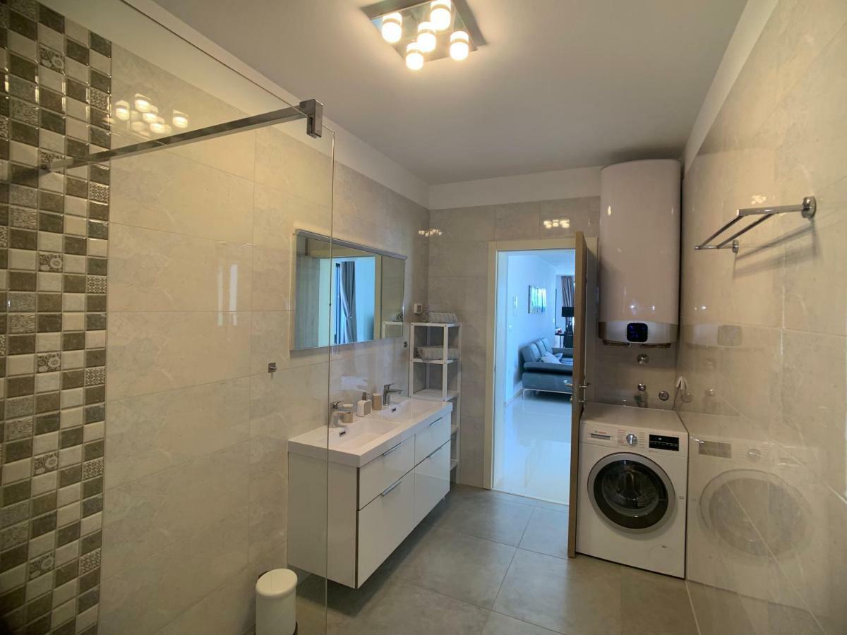 Seaview Apartment Медулин Екстериор снимка